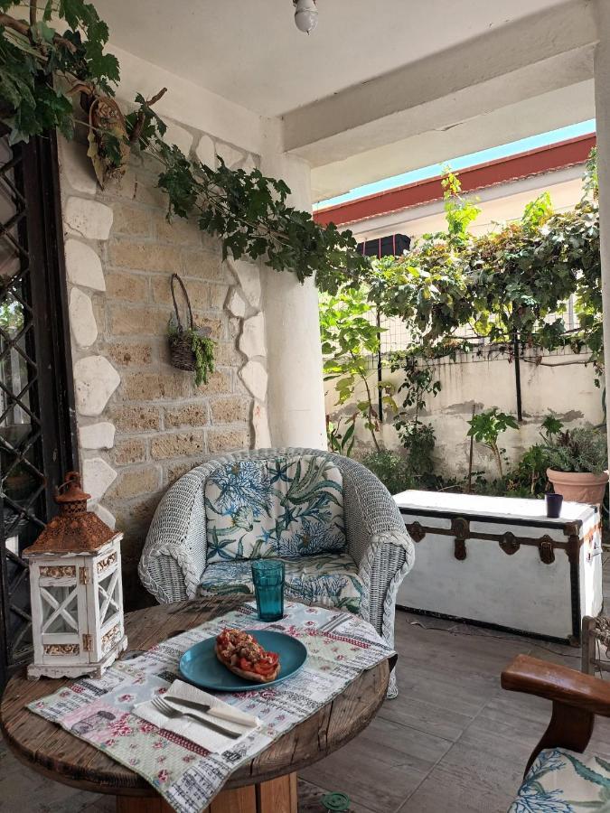 Mari En Bed & Breakfast Castel Volturno Exterior photo